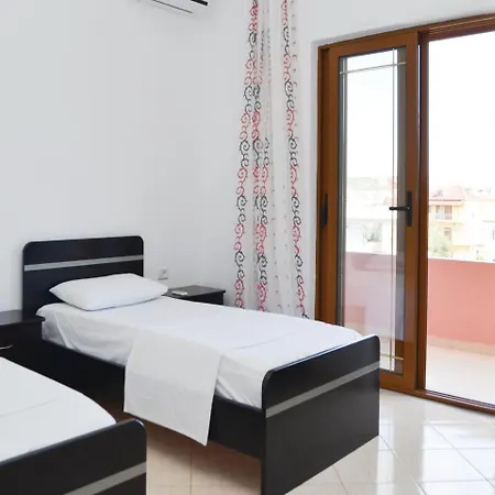 Apartmán Ksamil 02 *